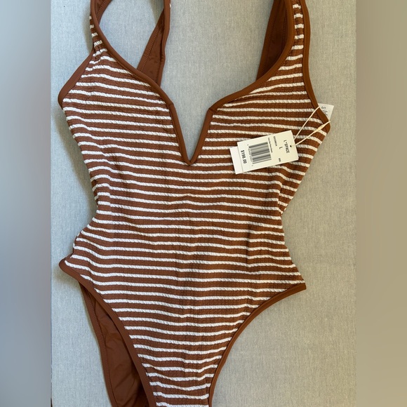 Coco One Piece Swimsuit - Picture 3 of 4